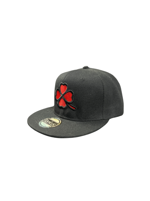 BG06-GORRA RECTA-JC HATS TREBOL-BROCHE AJUSTABLE-COLOR NEGRA