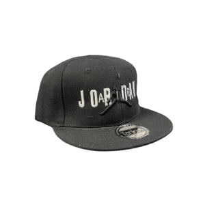 BG09-GORRA RECTA JORDAN-BROCHE AJUSTABLE-COLOR NEGRA