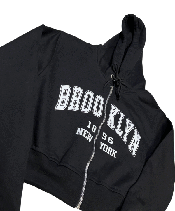 SCDCC03-Sudadera Corta-BROOKLYN- de Dama con Cierre-Tipo ombliguera-Con Capucha-100% Algodon