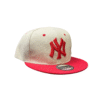 BG26-GORRA DE N.Y-SNAPBACK-BROCHE AJUSTABLE-COLOR BEIGE/ROJO-STREETWEAR