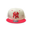 BG26-GORRA DE N.Y-SNAPBACK-BROCHE AJUSTABLE-COLOR BEIGE/ROJO-STREETWEAR
