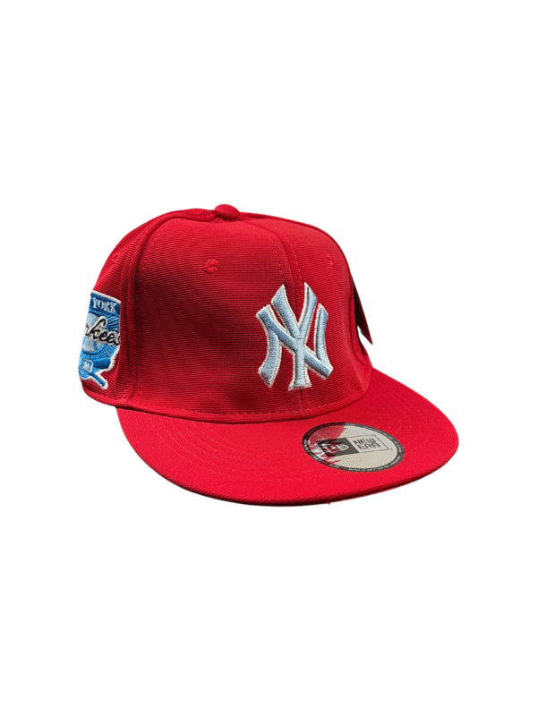 AH003-GORRA DE N.Y-SNAPBACK-BROCHE AJUSTABLE-COLOR ROJO-STREETWEAR