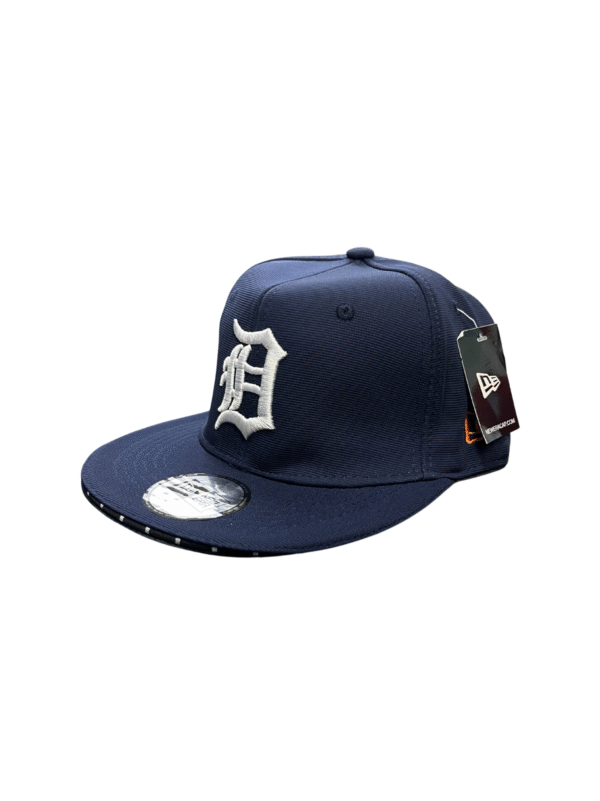 AH002-GORRA DE L.A-SNAPBACK-BROCHE AJUSTABLE-COLOR AZUL MARINO-STREETWEAR